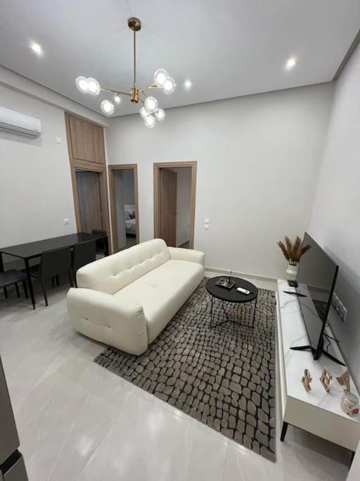 Cozy New Apartment Nearby Metro Афины Экстерьер фото