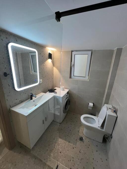 Cozy New Apartment Nearby Metro Афины Экстерьер фото