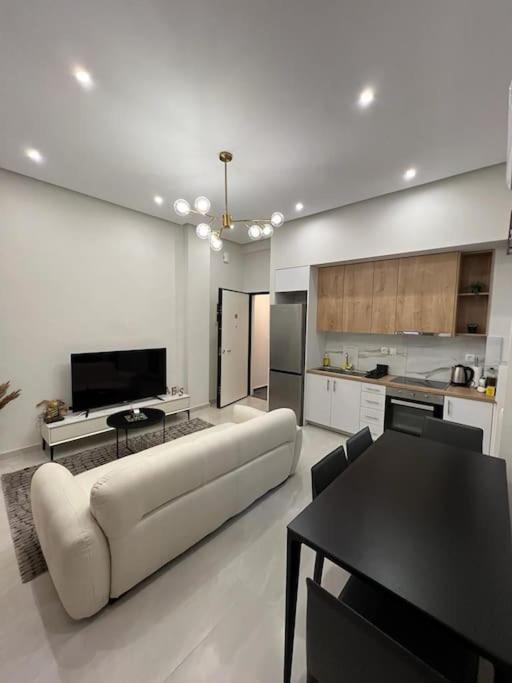 Cozy New Apartment Nearby Metro Афины Экстерьер фото
