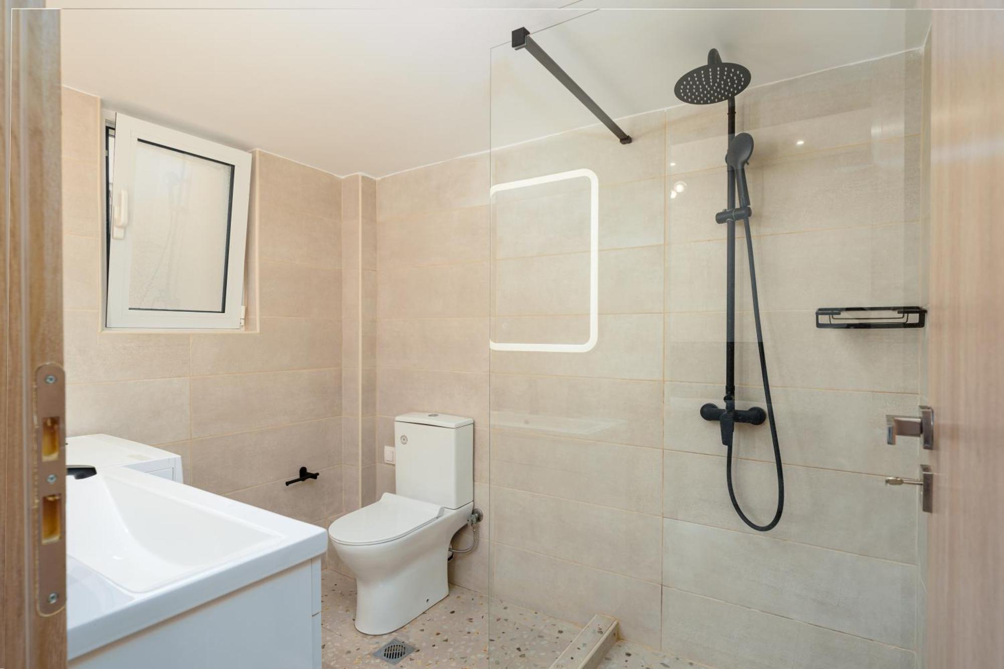 Cozy New Apartment Nearby Metro Афины Экстерьер фото