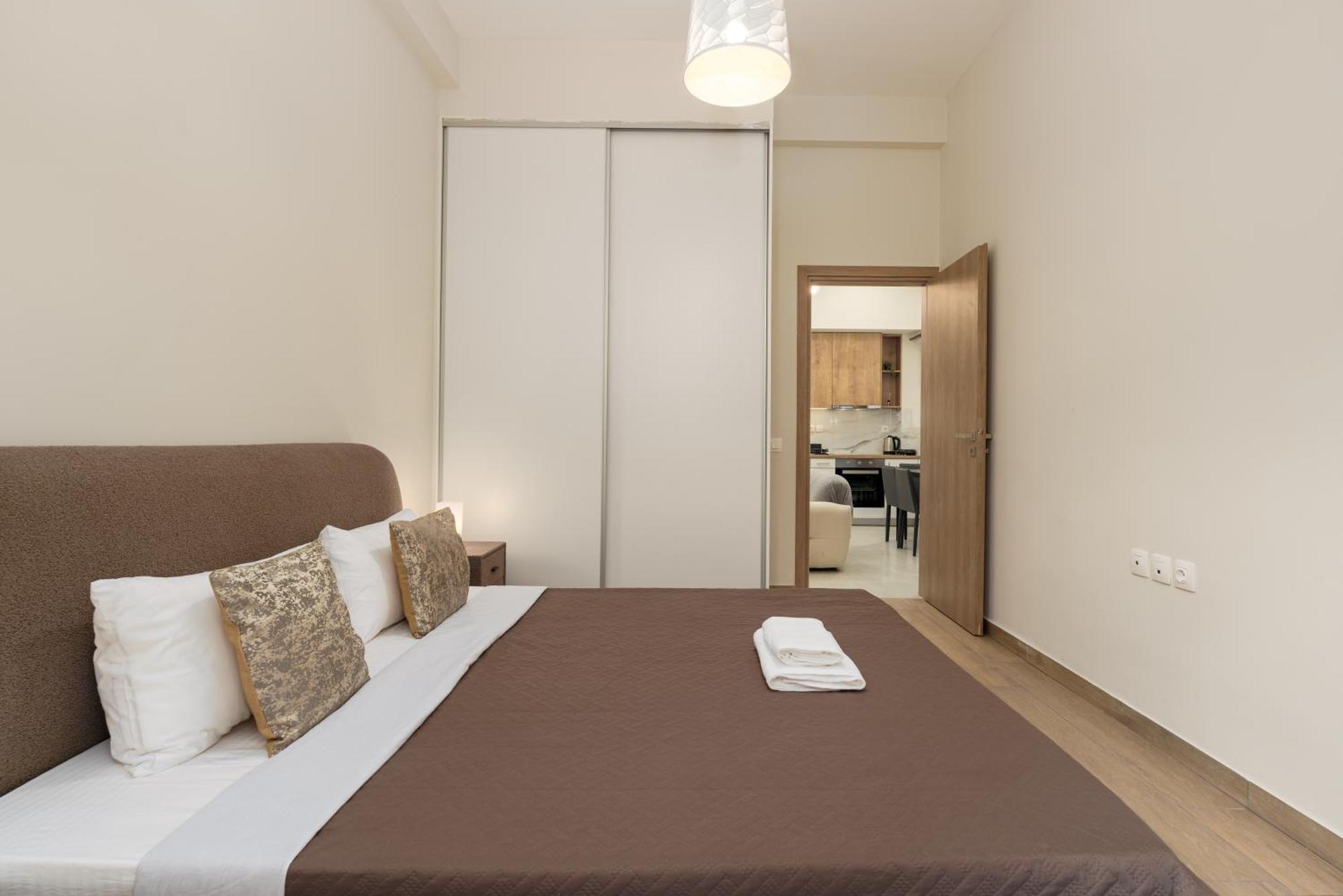 Cozy New Apartment Nearby Metro Афины Экстерьер фото