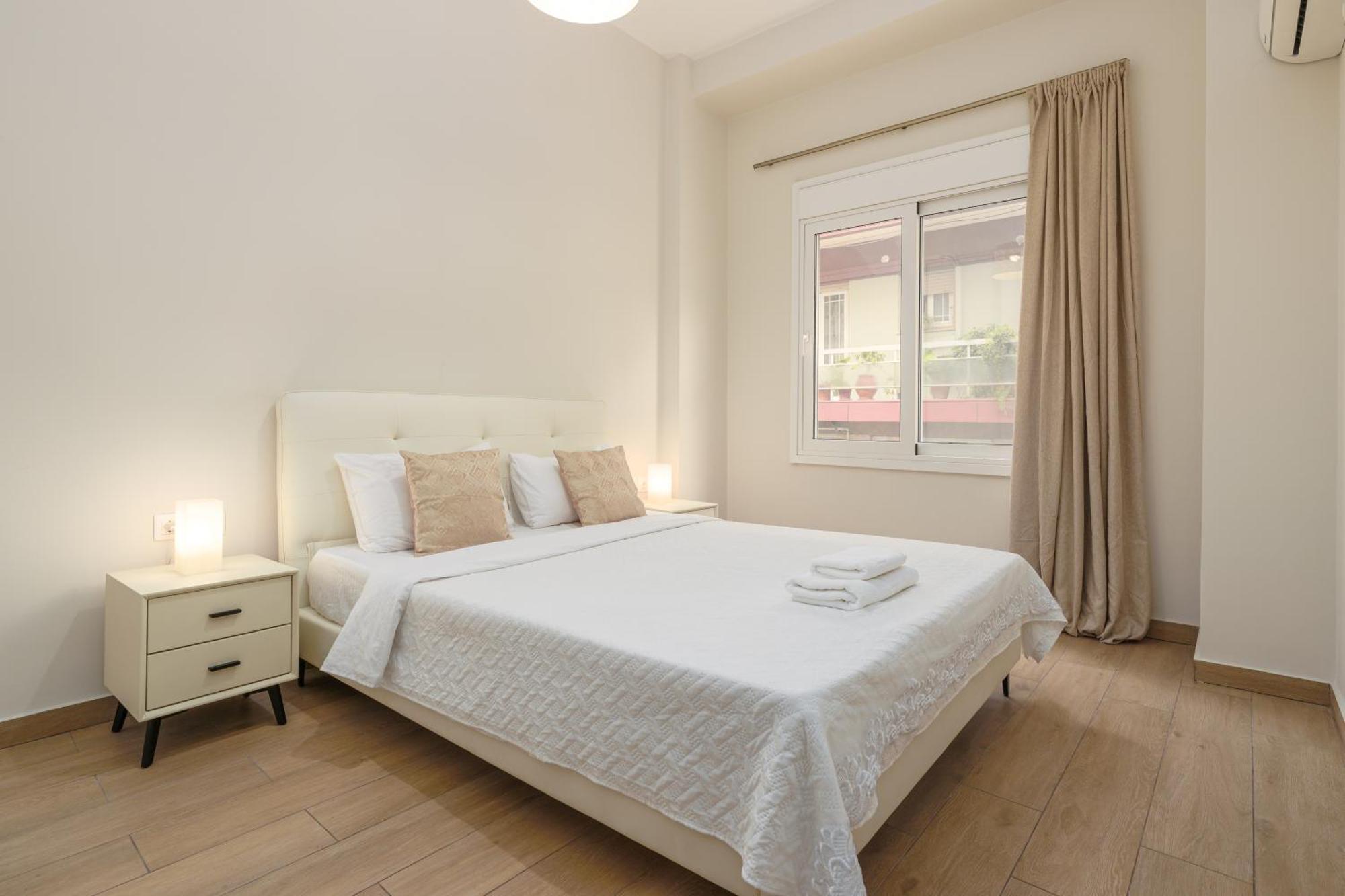 Cozy New Apartment Nearby Metro Афины Экстерьер фото