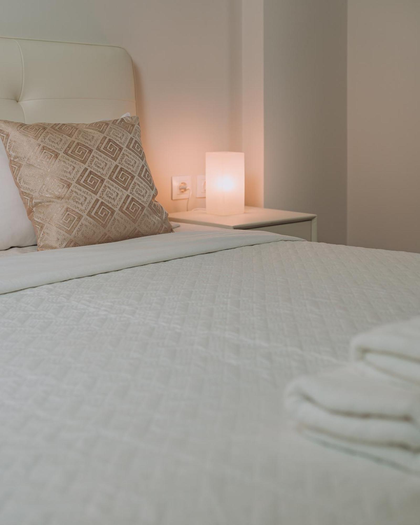 Cozy New Apartment Nearby Metro Афины Экстерьер фото