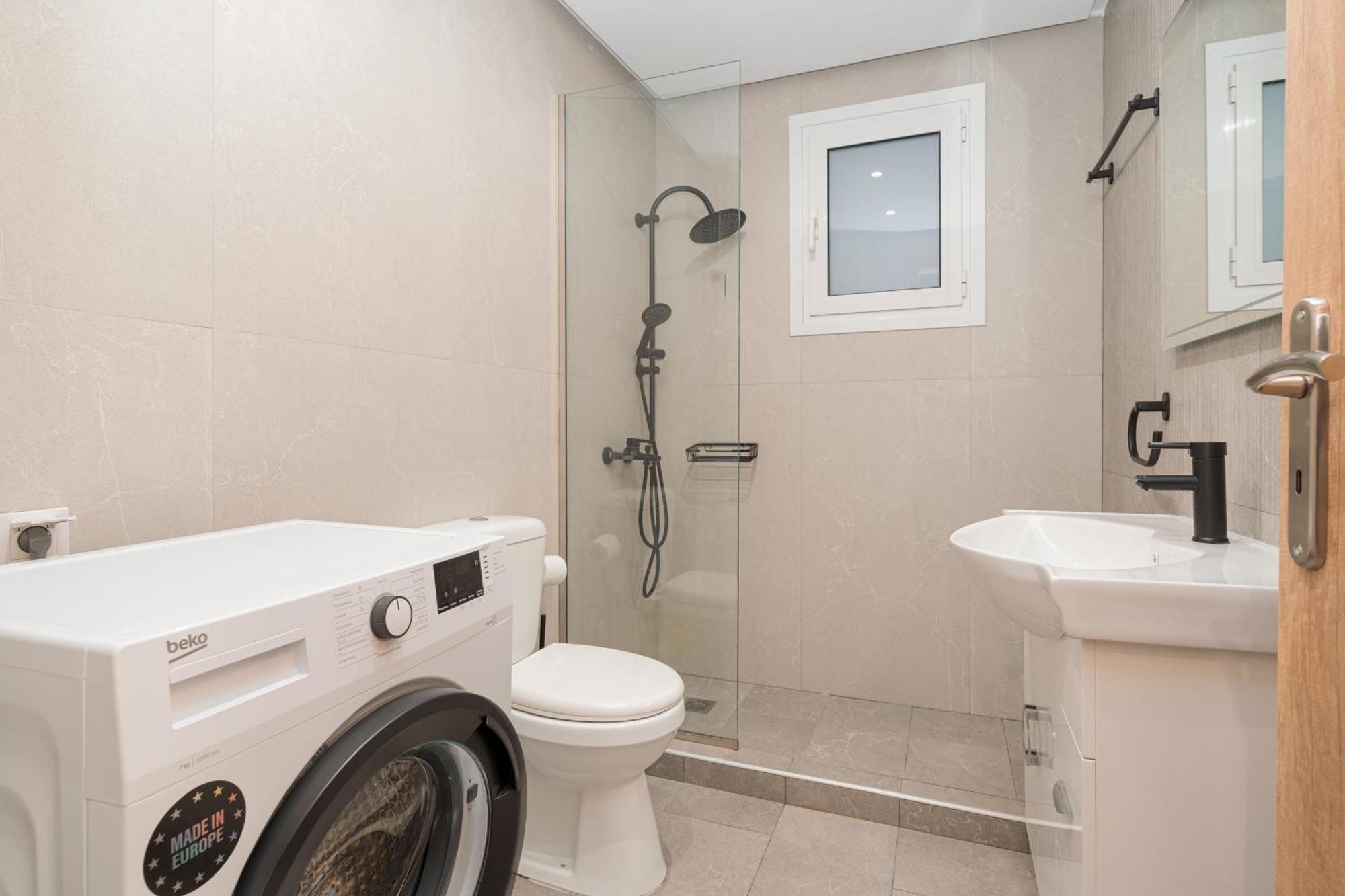 Cozy New Apartment Nearby Metro Афины Экстерьер фото